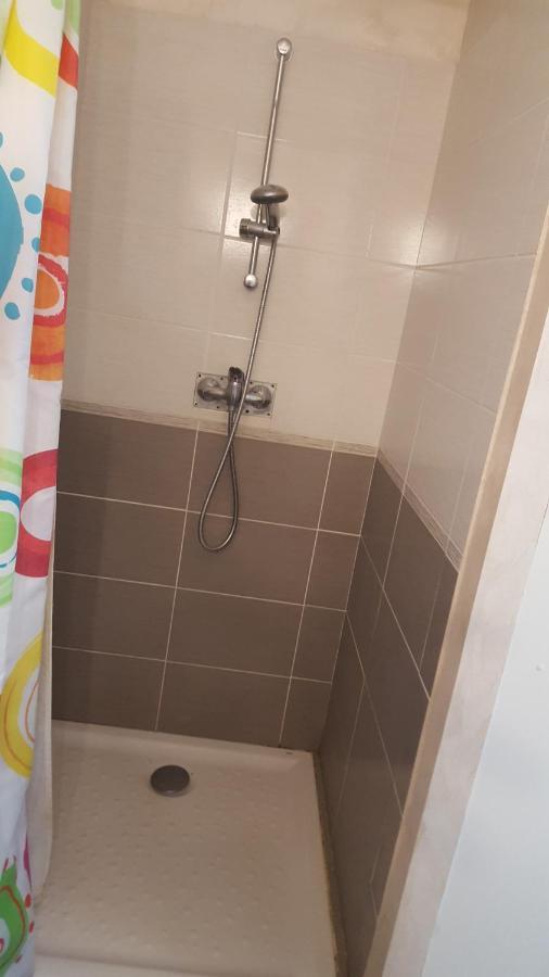 Loue 2 chambres privees dans maison avec piscine Montfaucon  Extérieur photo