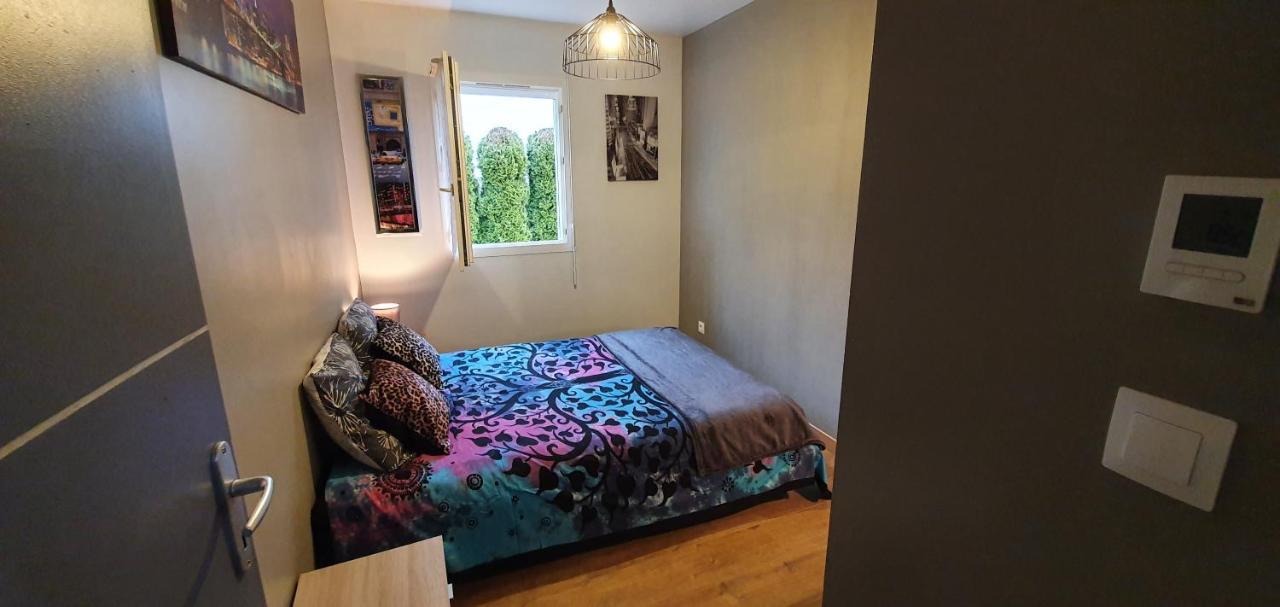 Loue 2 chambres privees dans maison avec piscine Montfaucon  Extérieur photo