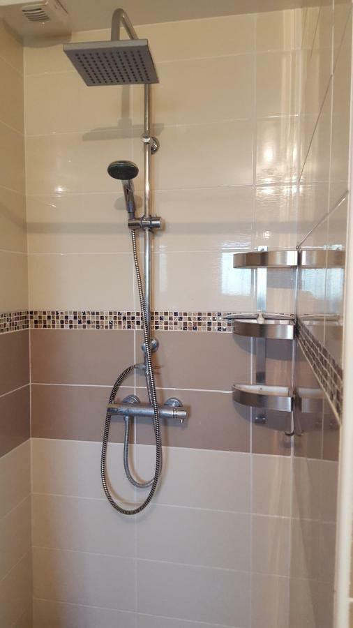 Loue 2 chambres privees dans maison avec piscine Montfaucon  Extérieur photo